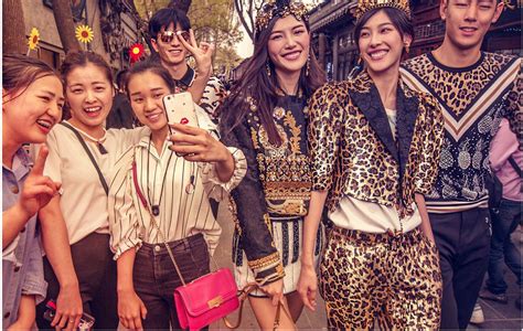 dolce gabbana cina con sottotitoli in italiano|Dolce & Gabbana in Cina: ecco cosa dicono i 3 video finiti sotto .